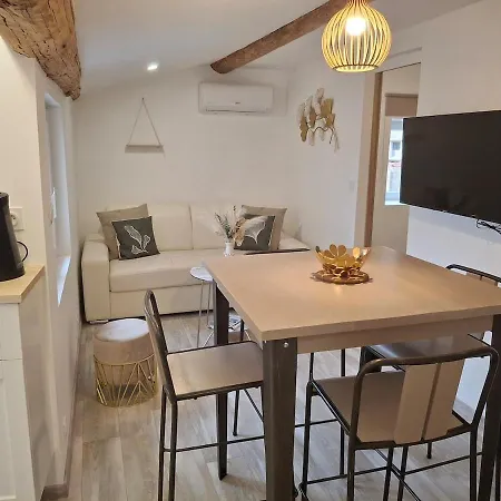 Cocoo'nimes Avec Terrasse