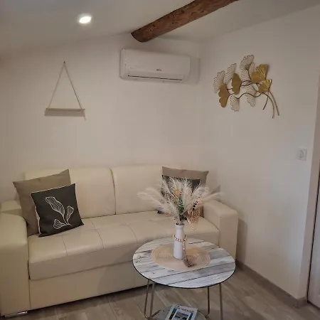 Cocoo'nimes Avec Terrasse